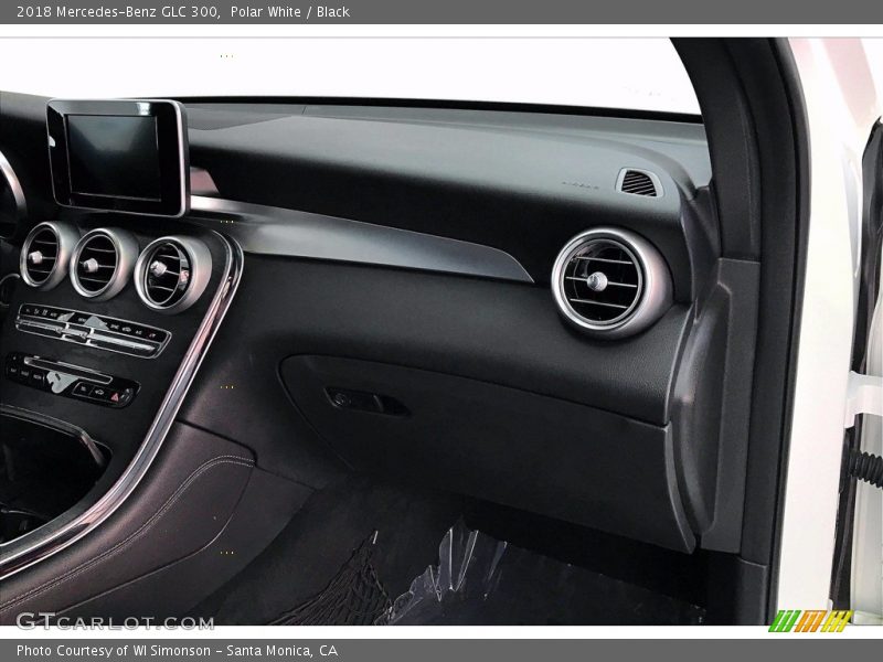 Polar White / Black 2018 Mercedes-Benz GLC 300