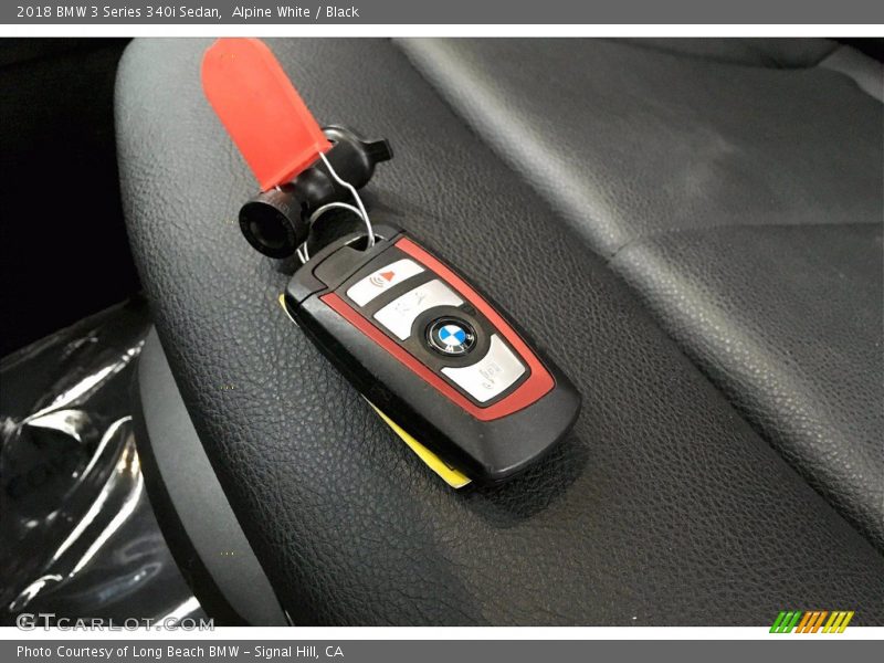 Alpine White / Black 2018 BMW 3 Series 340i Sedan