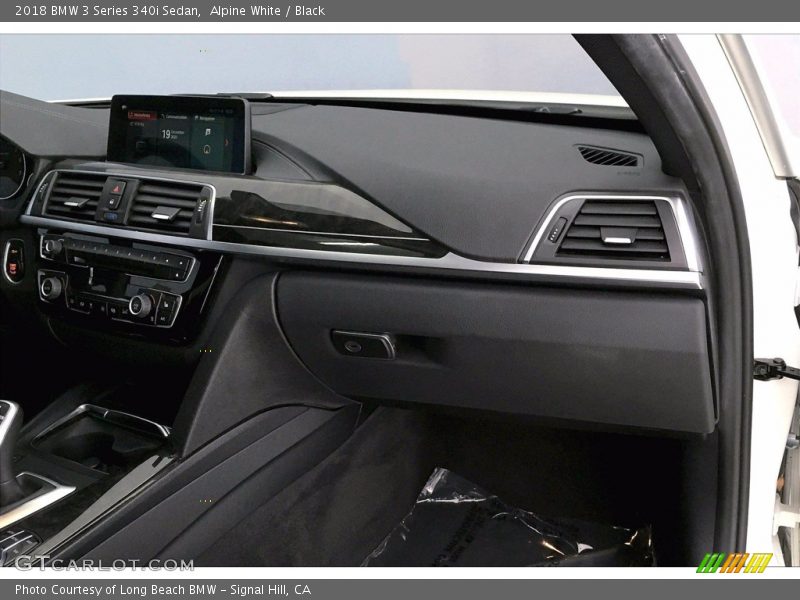 Alpine White / Black 2018 BMW 3 Series 340i Sedan
