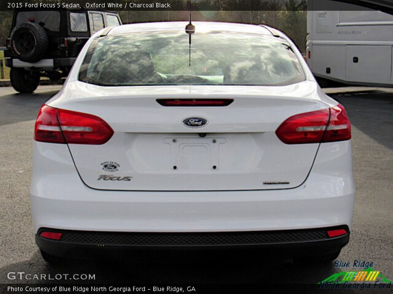 Oxford White / Charcoal Black 2015 Ford Focus S Sedan