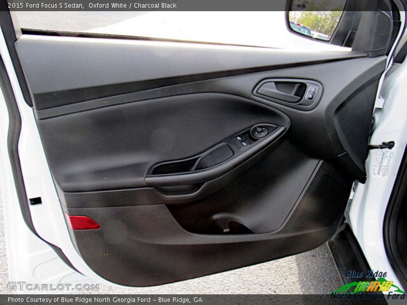 Oxford White / Charcoal Black 2015 Ford Focus S Sedan