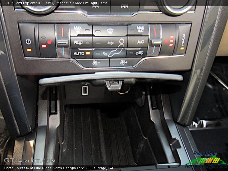 Magnetic / Medium Light Camel 2017 Ford Explorer XLT 4WD