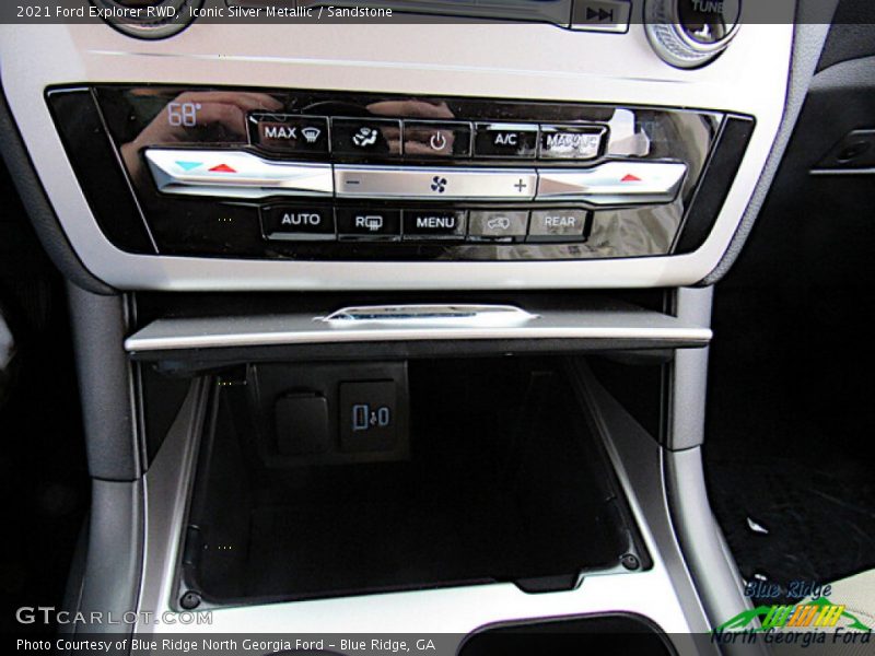 Iconic Silver Metallic / Sandstone 2021 Ford Explorer RWD