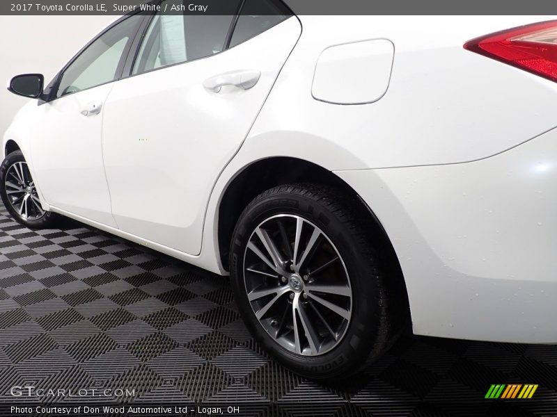 Super White / Ash Gray 2017 Toyota Corolla LE