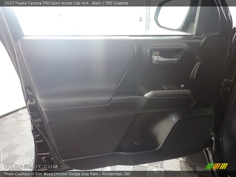 Black / TRD Graphite 2017 Toyota Tacoma TRD Sport Access Cab 4x4
