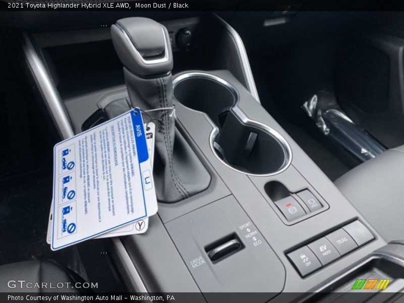 Moon Dust / Black 2021 Toyota Highlander Hybrid XLE AWD