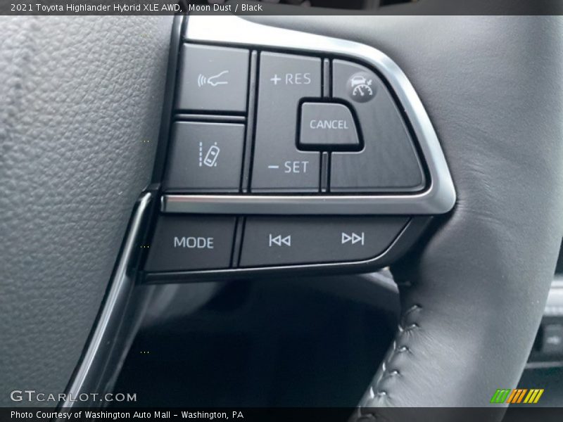 Moon Dust / Black 2021 Toyota Highlander Hybrid XLE AWD