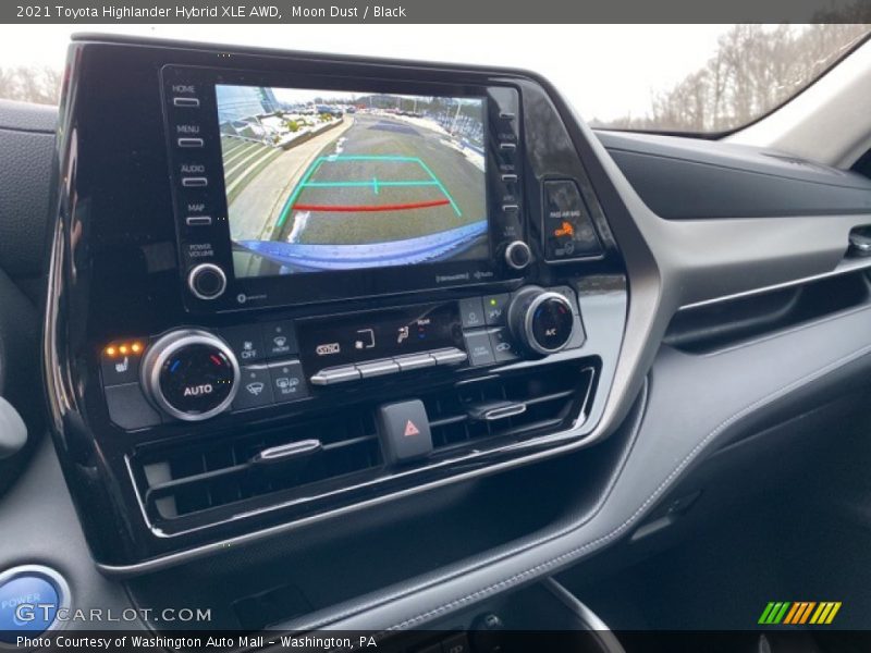 Moon Dust / Black 2021 Toyota Highlander Hybrid XLE AWD