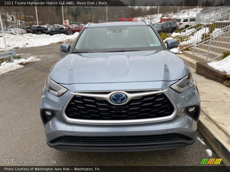 Moon Dust / Black 2021 Toyota Highlander Hybrid XLE AWD