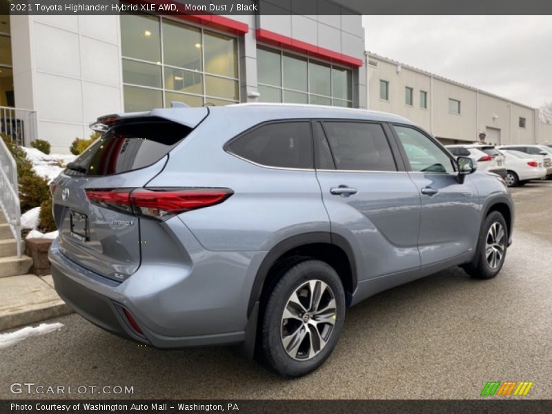 Moon Dust / Black 2021 Toyota Highlander Hybrid XLE AWD