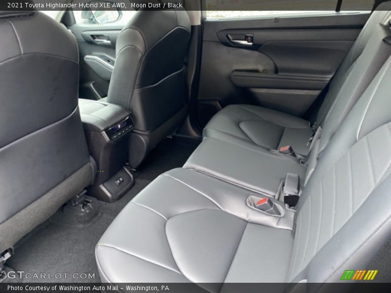 Moon Dust / Black 2021 Toyota Highlander Hybrid XLE AWD