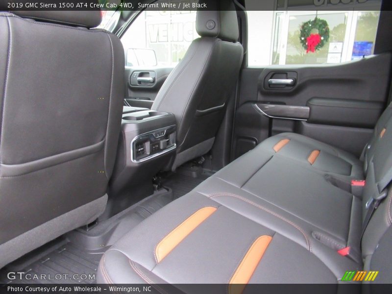 Summit White / Jet Black 2019 GMC Sierra 1500 AT4 Crew Cab 4WD