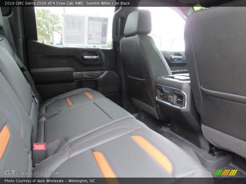 Summit White / Jet Black 2019 GMC Sierra 1500 AT4 Crew Cab 4WD