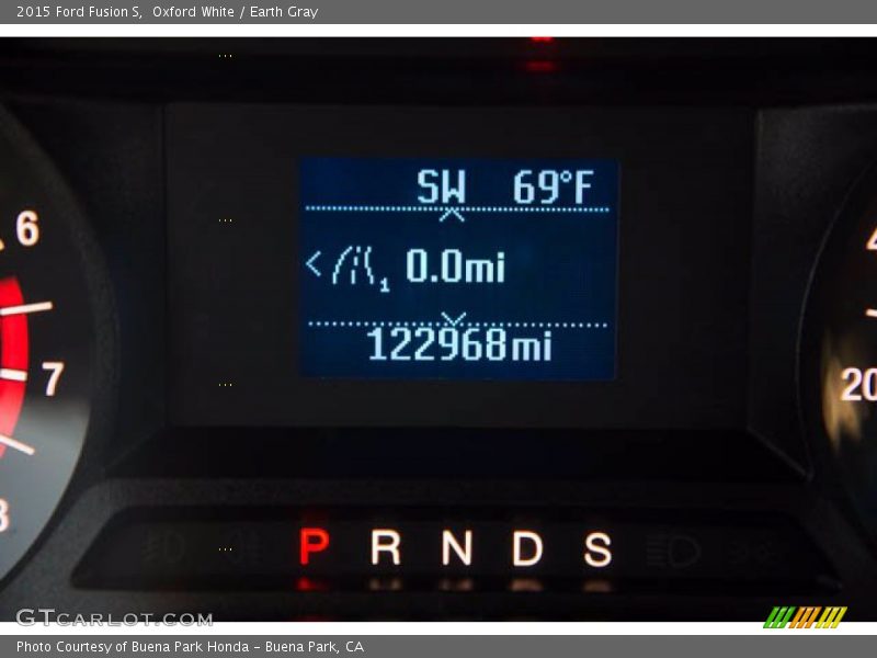 Oxford White / Earth Gray 2015 Ford Fusion S