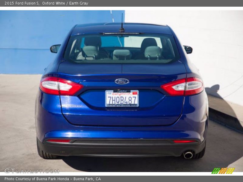 Oxford White / Earth Gray 2015 Ford Fusion S
