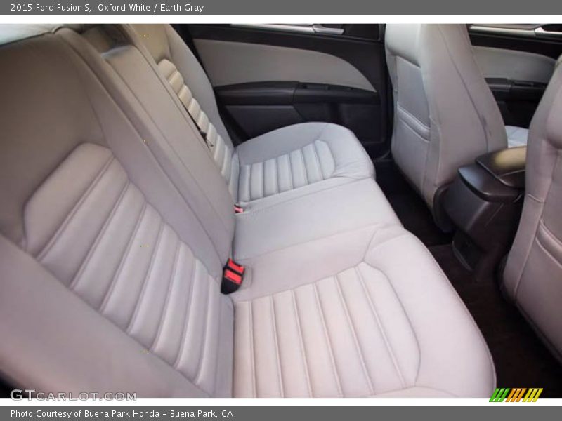 Oxford White / Earth Gray 2015 Ford Fusion S