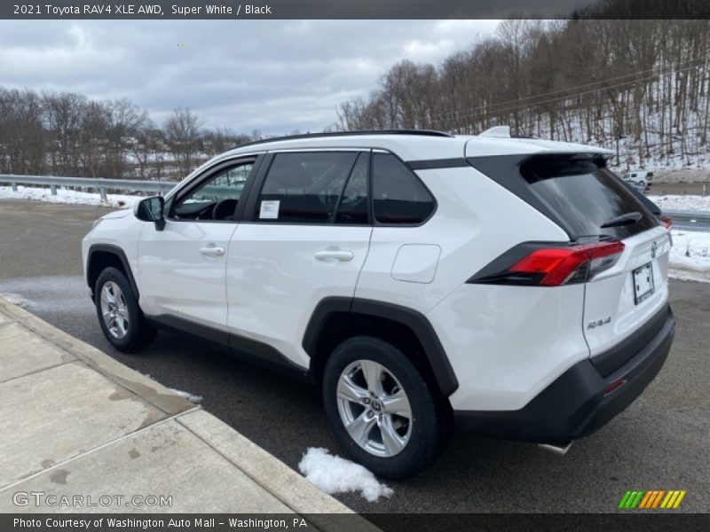 Super White / Black 2021 Toyota RAV4 XLE AWD