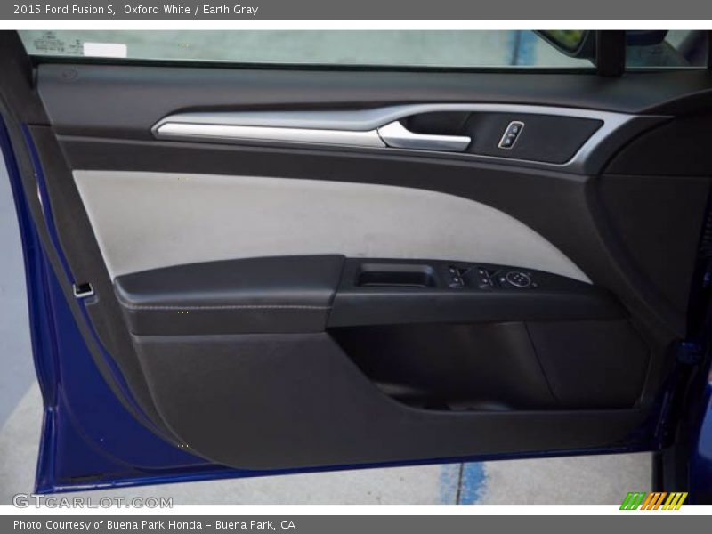 Oxford White / Earth Gray 2015 Ford Fusion S