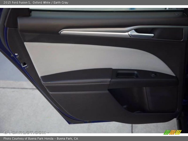 Oxford White / Earth Gray 2015 Ford Fusion S
