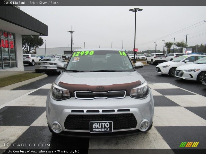 Bright Silver / Black 2016 Kia Soul !