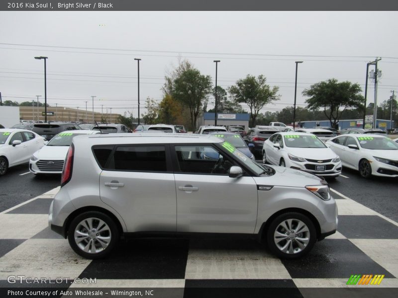 Bright Silver / Black 2016 Kia Soul !