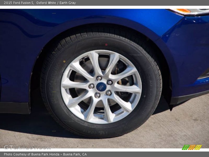 Oxford White / Earth Gray 2015 Ford Fusion S
