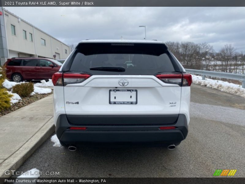 Super White / Black 2021 Toyota RAV4 XLE AWD
