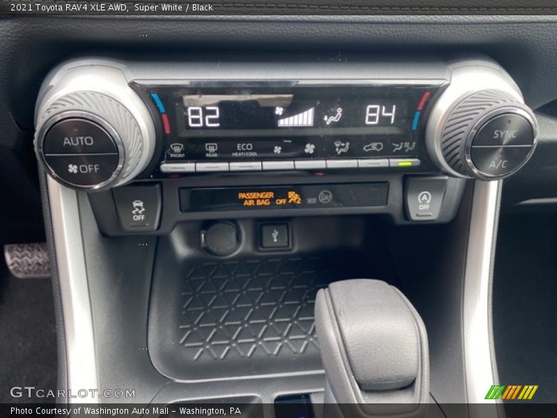 Super White / Black 2021 Toyota RAV4 XLE AWD
