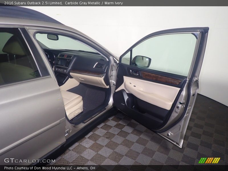 Door Panel of 2016 Outback 2.5i Limited