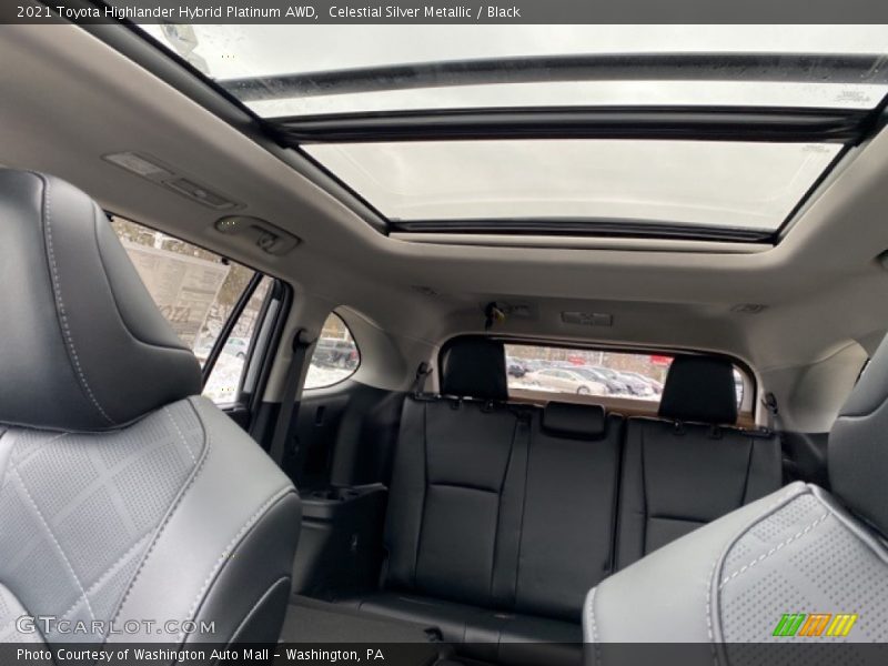 Sunroof of 2021 Highlander Hybrid Platinum AWD