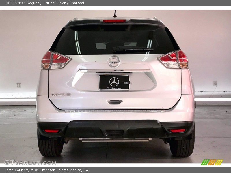 Brilliant Silver / Charcoal 2016 Nissan Rogue S