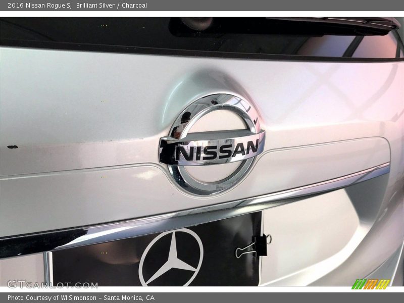 Brilliant Silver / Charcoal 2016 Nissan Rogue S