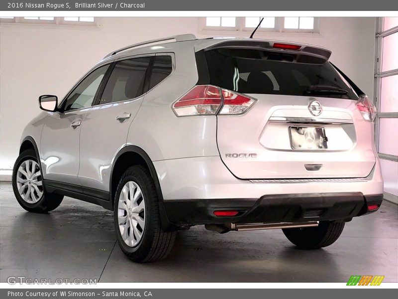 Brilliant Silver / Charcoal 2016 Nissan Rogue S