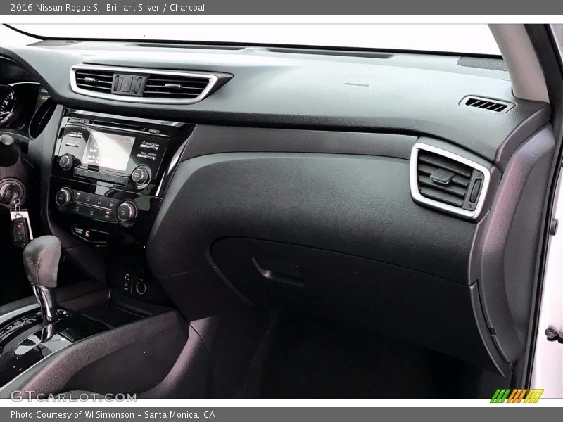 Dashboard of 2016 Rogue S