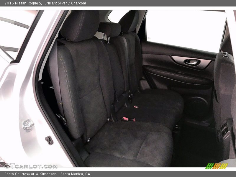 Brilliant Silver / Charcoal 2016 Nissan Rogue S