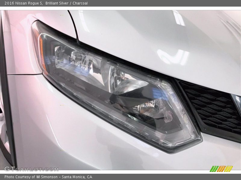 Brilliant Silver / Charcoal 2016 Nissan Rogue S