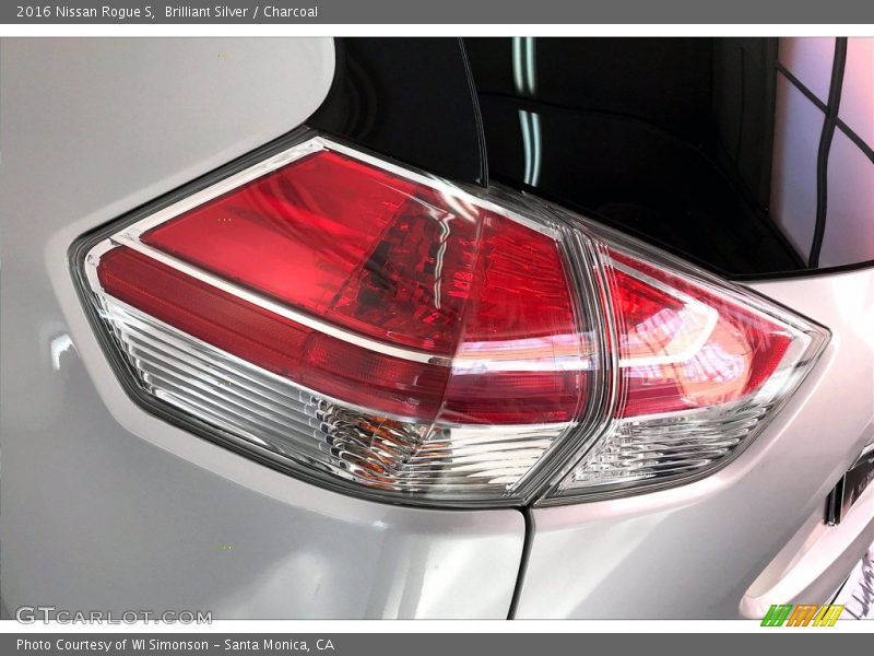 Brilliant Silver / Charcoal 2016 Nissan Rogue S