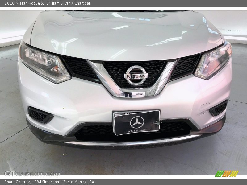 Brilliant Silver / Charcoal 2016 Nissan Rogue S