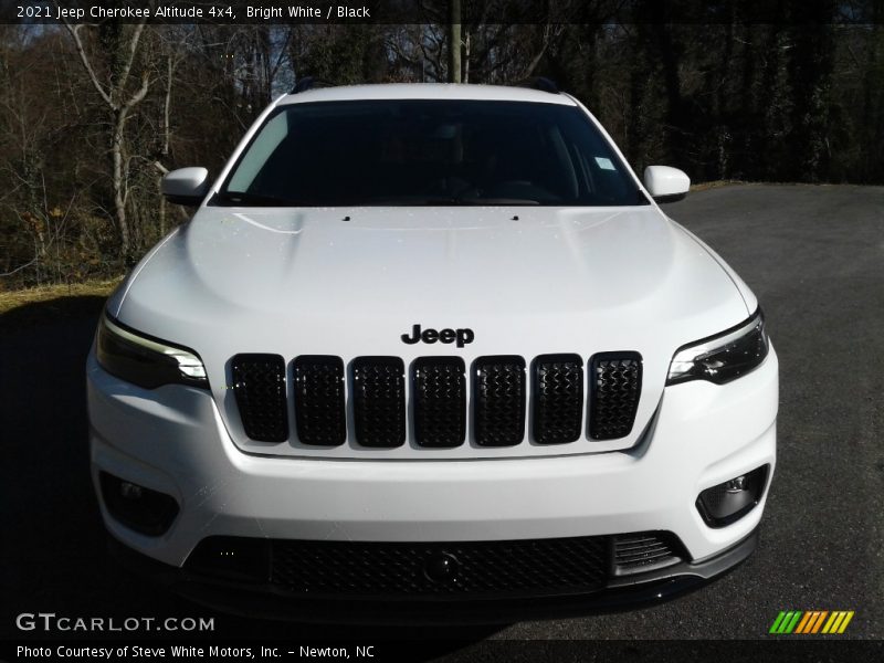 Bright White / Black 2021 Jeep Cherokee Altitude 4x4