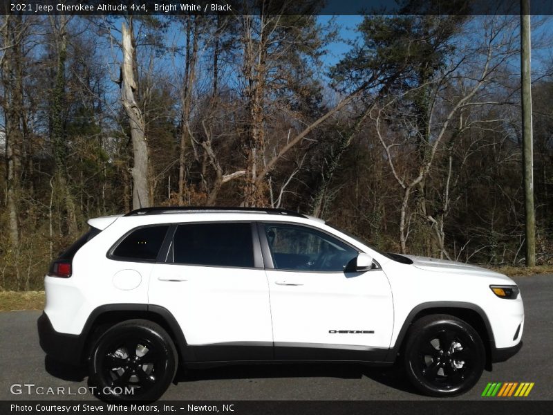 Bright White / Black 2021 Jeep Cherokee Altitude 4x4