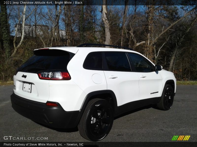 Bright White / Black 2021 Jeep Cherokee Altitude 4x4
