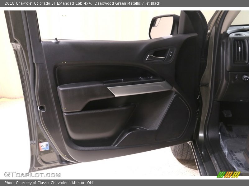 Deepwood Green Metallic / Jet Black 2018 Chevrolet Colorado LT Extended Cab 4x4