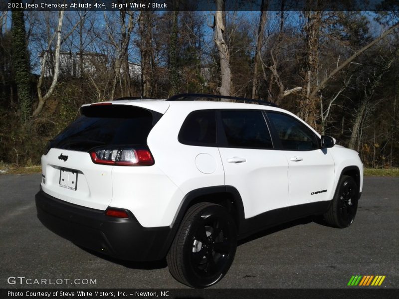 Bright White / Black 2021 Jeep Cherokee Altitude 4x4