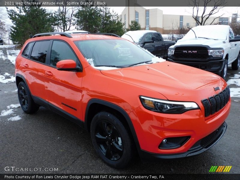 Front 3/4 View of 2021 Cherokee Altitude 4x4