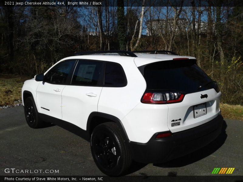 Bright White / Black 2021 Jeep Cherokee Altitude 4x4