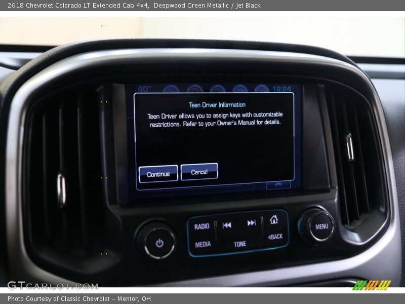 Deepwood Green Metallic / Jet Black 2018 Chevrolet Colorado LT Extended Cab 4x4