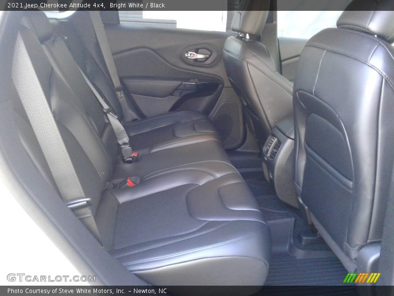 Bright White / Black 2021 Jeep Cherokee Altitude 4x4