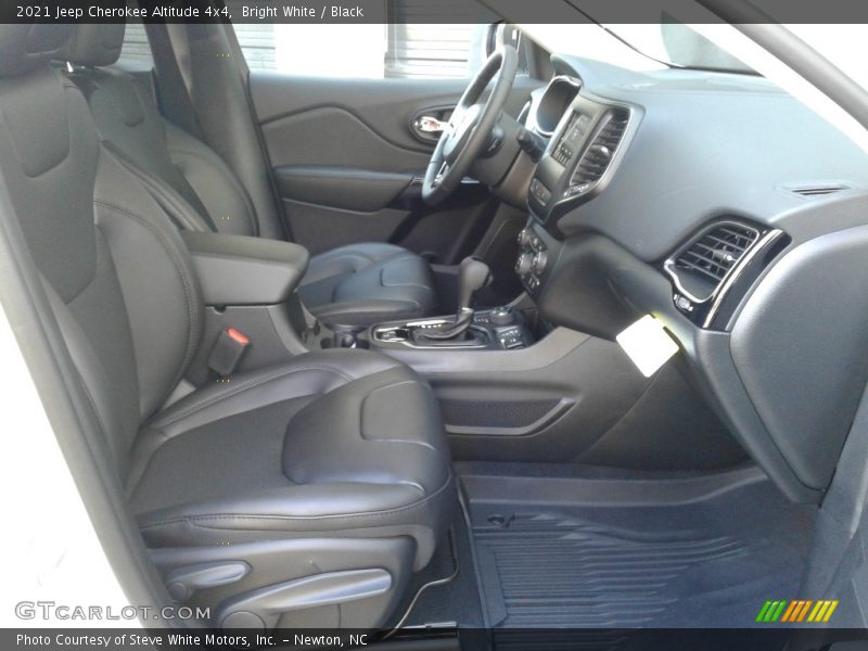 Bright White / Black 2021 Jeep Cherokee Altitude 4x4