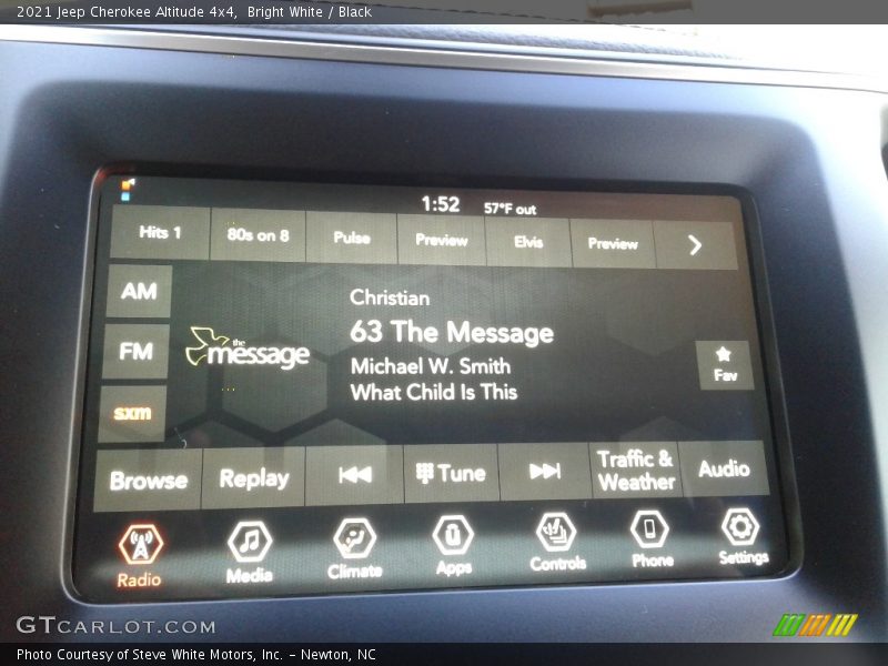 Bright White / Black 2021 Jeep Cherokee Altitude 4x4