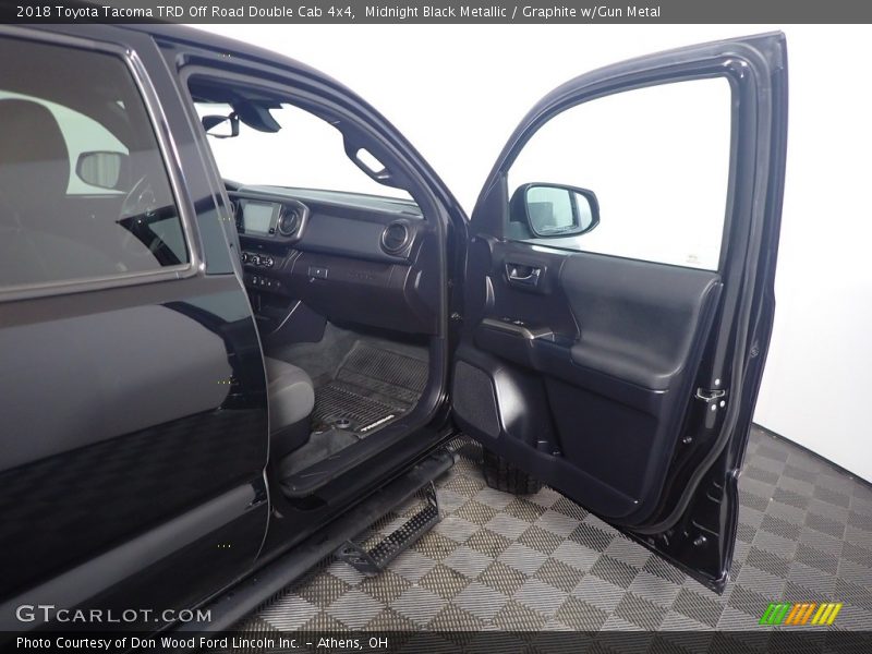 Midnight Black Metallic / Graphite w/Gun Metal 2018 Toyota Tacoma TRD Off Road Double Cab 4x4